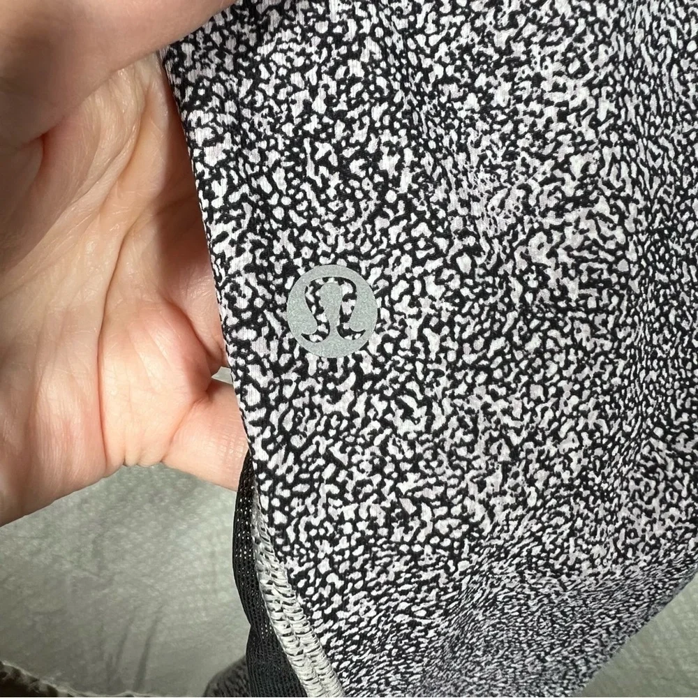 Lululemon Black‎ White Seaspray Invigorate Leggings